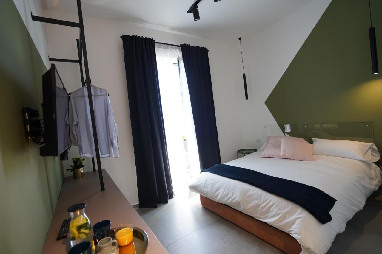 Nacu 90 Bed & Breakfast เนเปิลส์ ภายนอก รูปภาพ