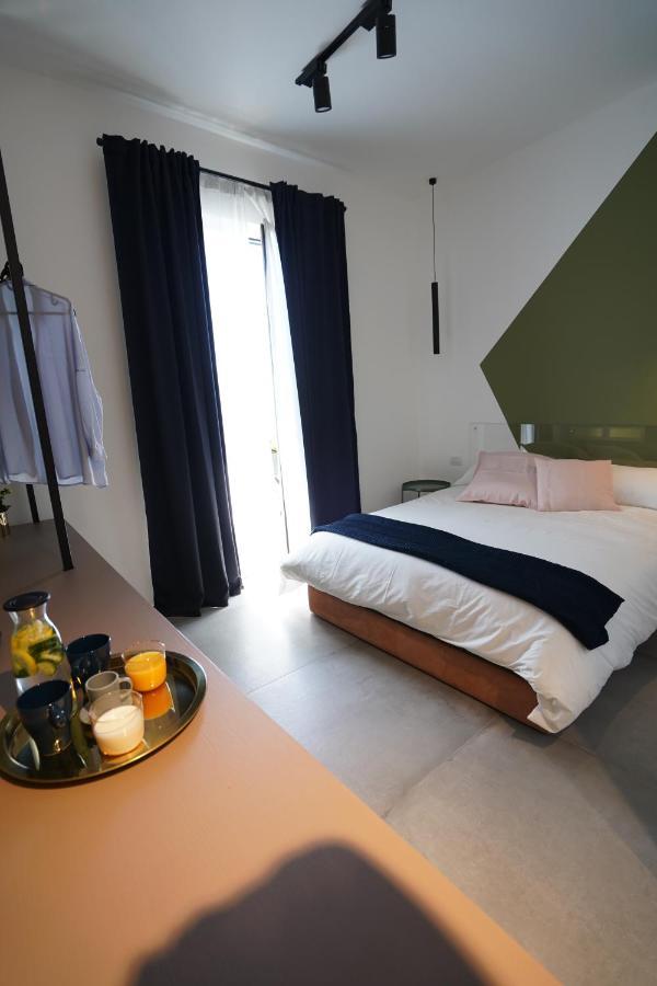 Nacu 90 Bed & Breakfast เนเปิลส์ ภายนอก รูปภาพ